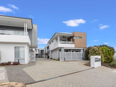 9/13 Belcastro Way, Madeley WA 6065