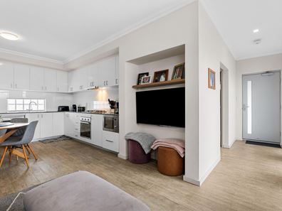 9/13 Belcastro Way, Madeley WA 6065