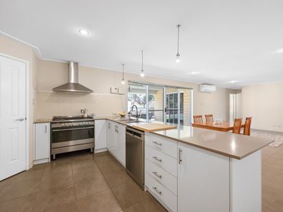 42 Cairncross St, Beresford WA 6530