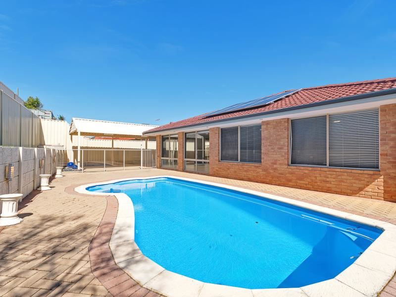 4 Falkland Way, Kinross