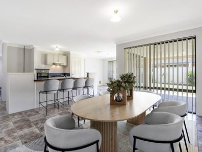 10 Arlette Pass, Lakelands WA 6180