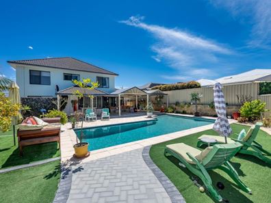 10 Hayling Road, Iluka WA 6028