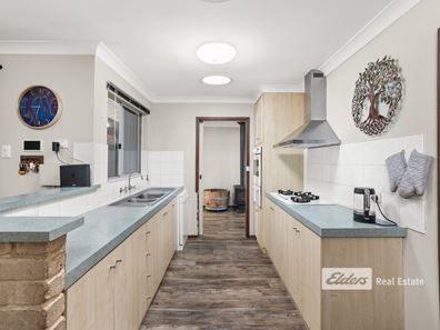 15 Sellenger Way, Australind WA 6233
