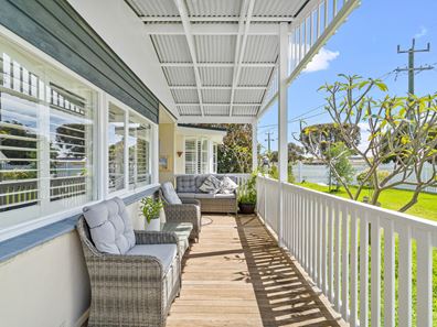 11 Hickman Road, Silver Sands WA 6210