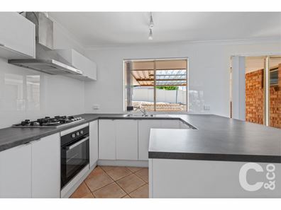 15 Eliot Close, Parmelia WA 6167