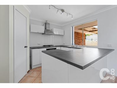15 Eliot Close, Parmelia WA 6167