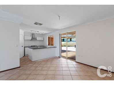 15 Eliot Close, Parmelia WA 6167