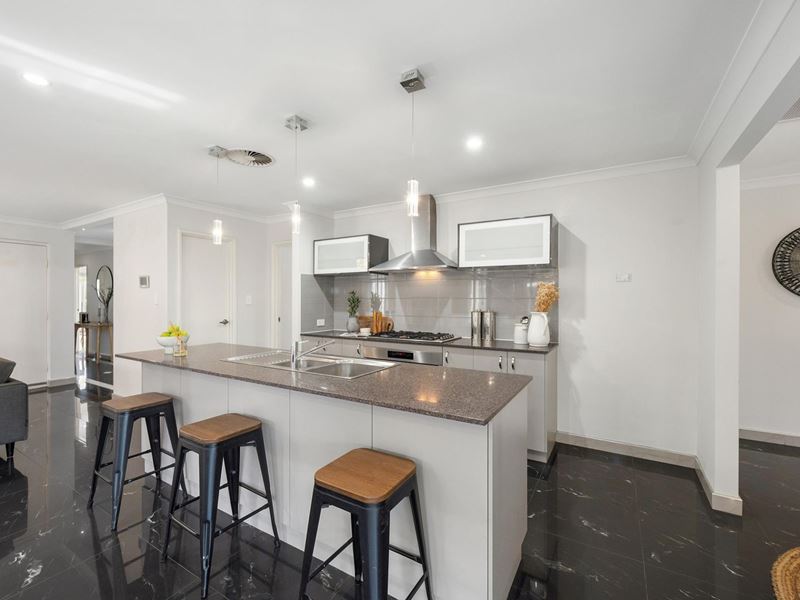 19 Wimbledon Drive, Piara Waters WA 6112