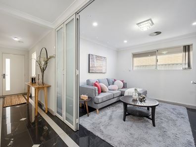 19 Wimbledon Drive, Piara Waters WA 6112