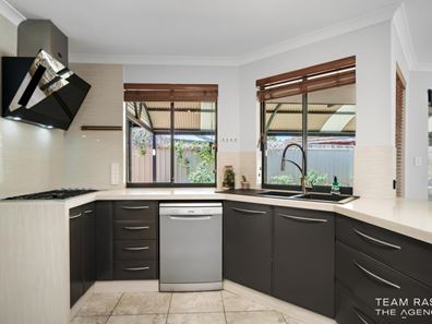 2 Belhus Court, Tapping WA 6065