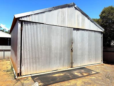 10 Kunanalling Avenue, Hannans WA 6430