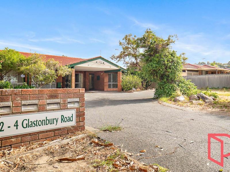 18/4 Glastonbury Road, Armadale WA 6112