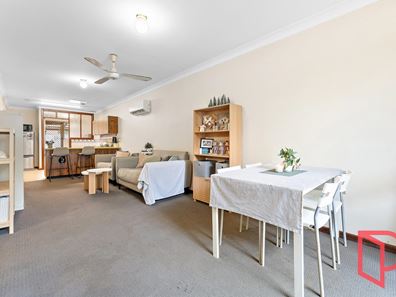 18/4 Glastonbury Road, Armadale WA 6112
