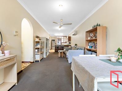 18/4 Glastonbury Road, Armadale WA 6112