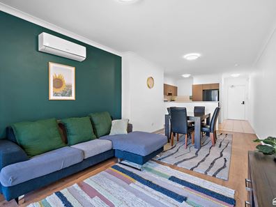 2/17 Southdown Place, Thornlie WA 6108