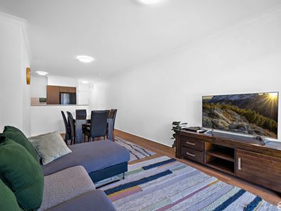 2/17 Southdown Place, Thornlie WA 6108