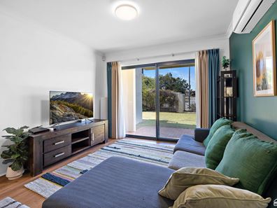 2/17 Southdown Place, Thornlie WA 6108