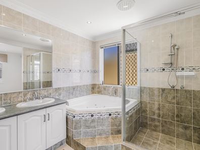 23 Hardcastle Avenue, Landsdale WA 6065