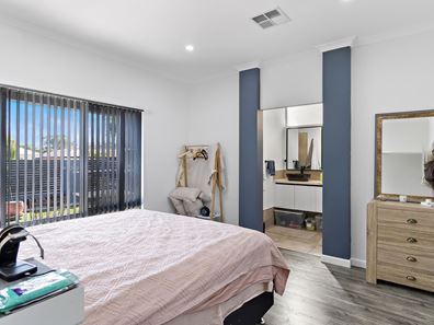 25 Scaddan St, Bassendean WA 6054