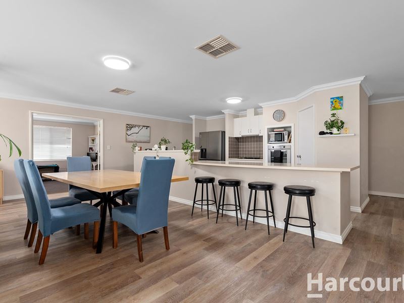 10 Lutea Road, Halls Head WA 6210