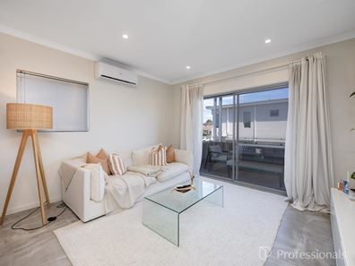 7/8 Wynyard Street, Yokine WA 6060
