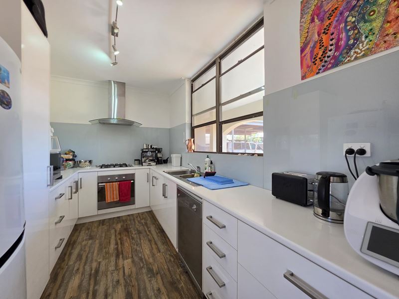 9 Richards Street, Carnarvon
