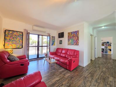 9 Richards Street, Carnarvon WA 6701