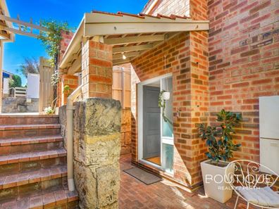 10/4 Perina Way, City Beach WA 6015