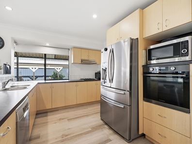 12 Plaistowe Boulevard, Byford WA 6122