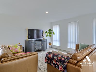 5 Drake Bend, Bayonet Head WA 6330