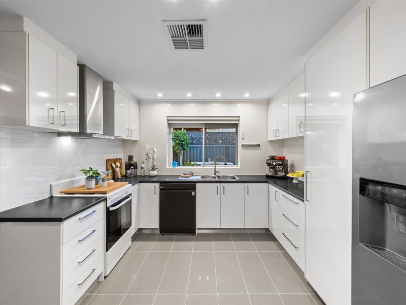 35 Hamilton Road, Hamilton Hill WA 6163