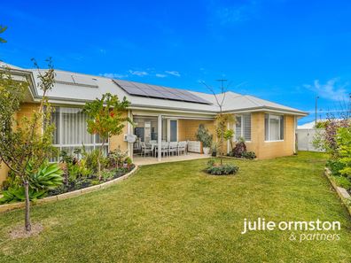 10 Papaya Road, Eglinton WA 6034