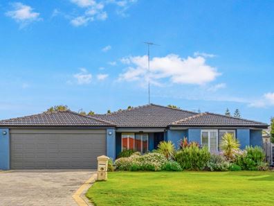 8 Bethel Corner, Halls Head WA 6210