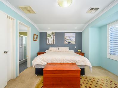 8 Bethel Corner, Halls Head WA 6210