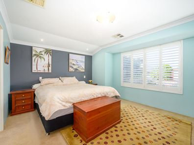 8 Bethel Corner, Halls Head WA 6210