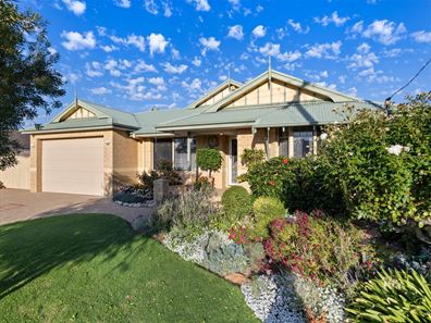 43 Janis Street, Halls Head WA 6210