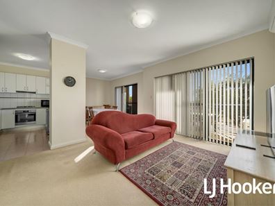 8/1 Spinebill Loop, Joondalup WA 6027