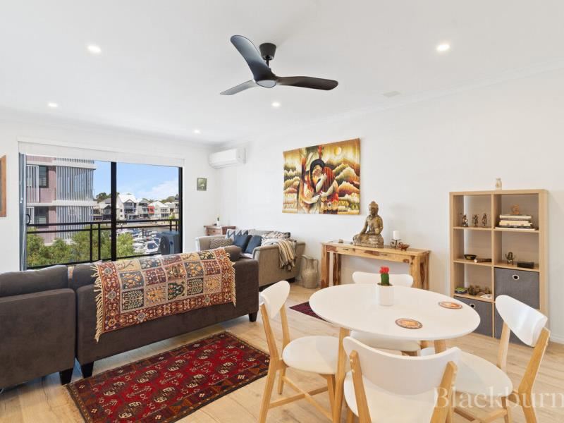 8/10 Marina Drive, Ascot