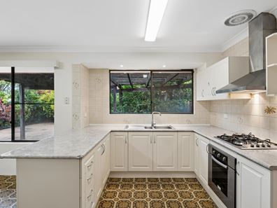 24 Walkington Way, Eden Hill WA 6054