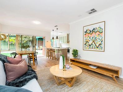25 Chessington Gardens, Mount Claremont WA 6010