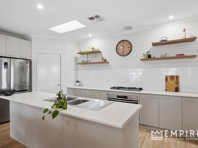 17A Howson Street, Hilton WA 6163