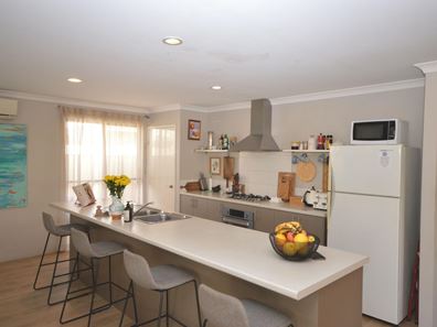 13 Glenbawn Vista, Lakelands WA 6180
