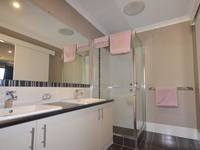 17 Wayside Court, Ravenswood WA 6208