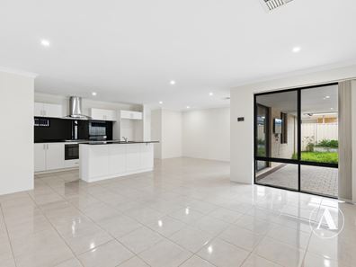 243 Westfield Road, Seville Grove WA 6112