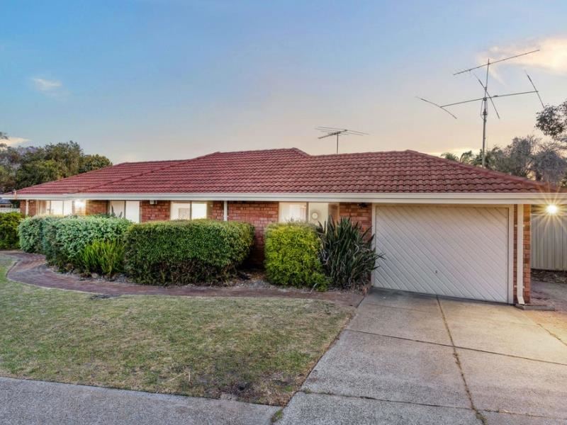 21 DARWIN CRESCENT, Morley WA 6062