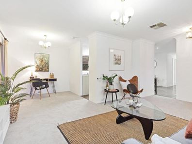 21 DARWIN CRESCENT, Morley WA 6062