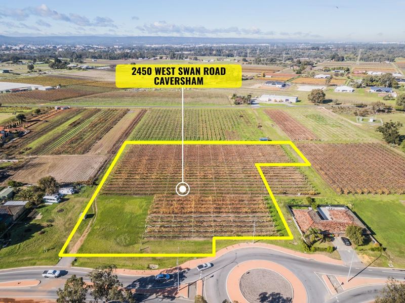 2450 West Swan Road, Caversham