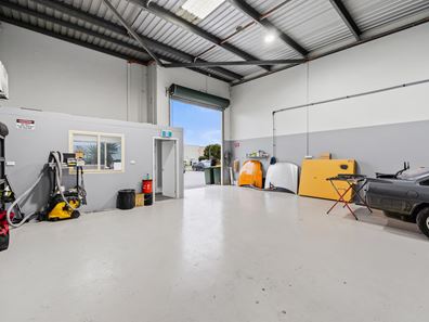 4/2 Trade Road, Malaga WA 6090