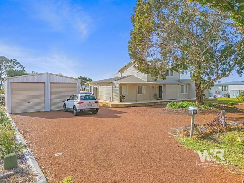 83 Bay View Drive, Little Grove WA 6330