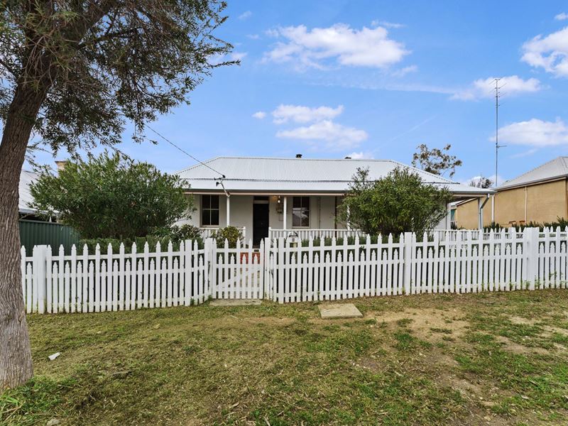 8 Arnold Street, Northam